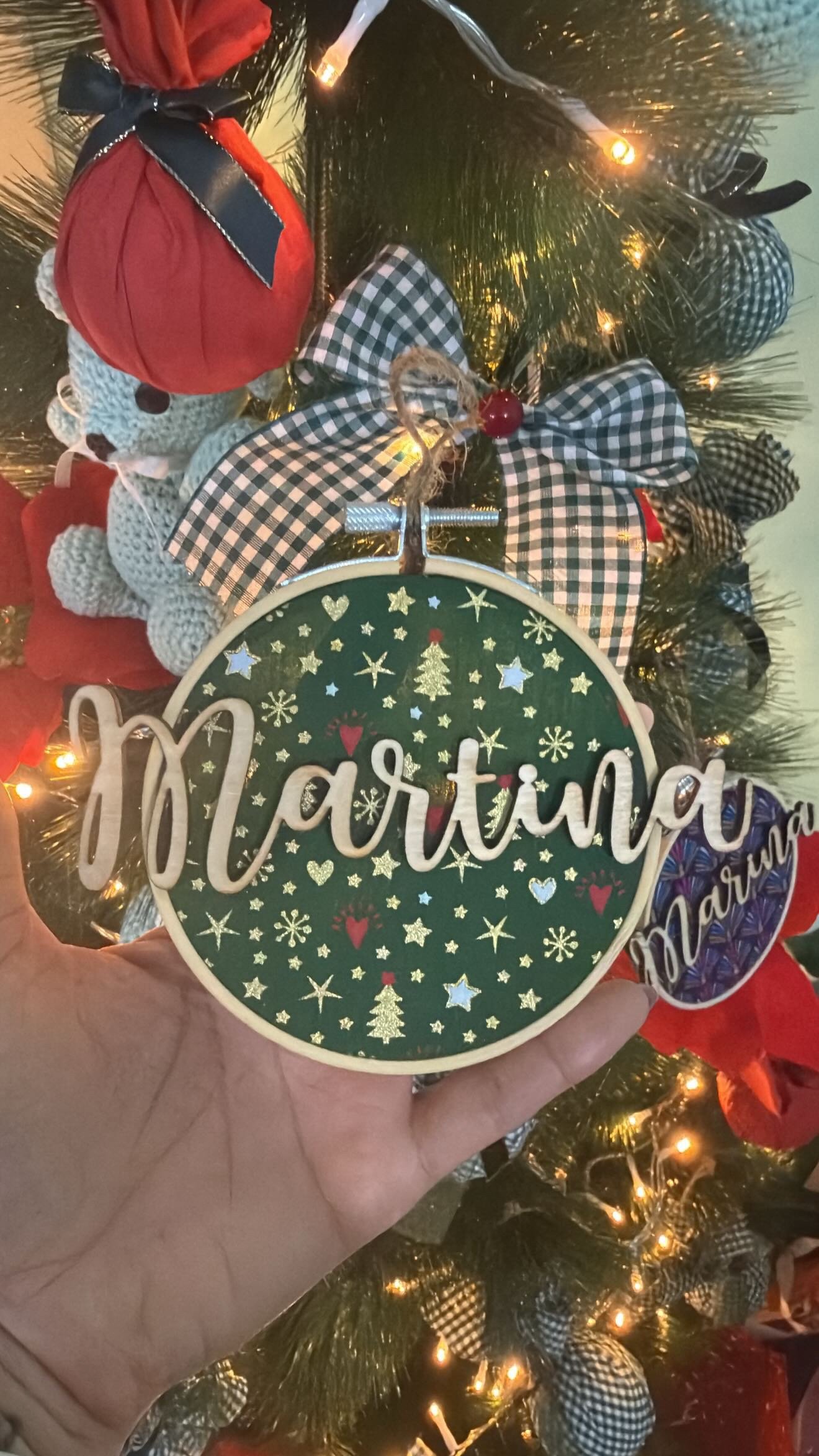 Bola de Navidad con nombre de madera - Imagen 5